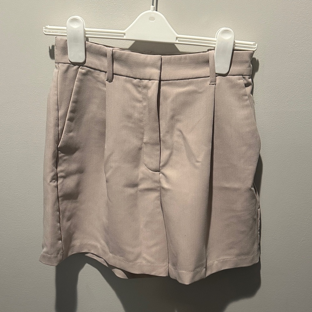 Abercrombie & Fitch High Waist Beige Shorts
